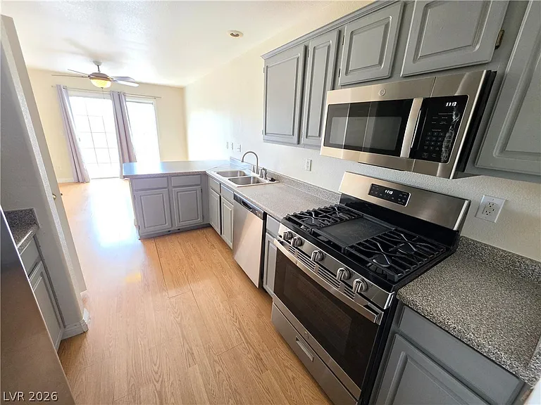 408 Roman Tree Ct — Photo 4