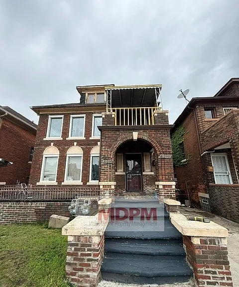 3296 Tuxedo St — Photo 2