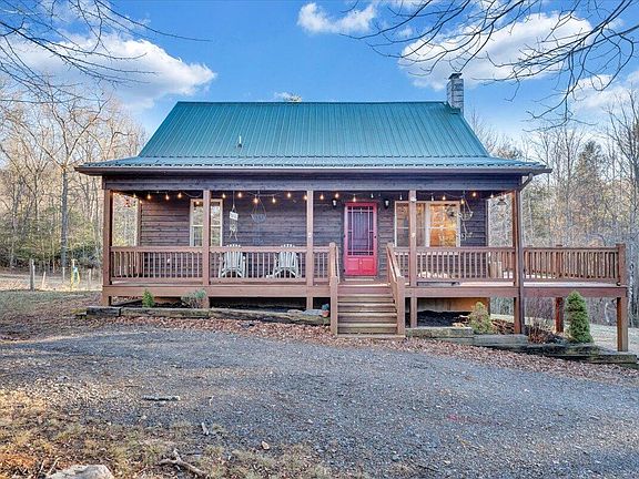 3rd image of 192 Meadows Farm Rd NW