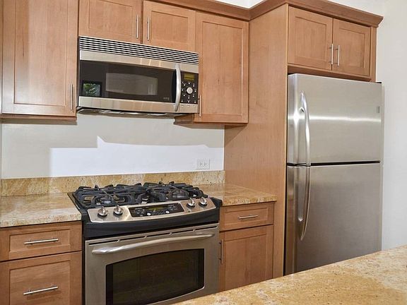3rd image of 34 W 72nd St #65