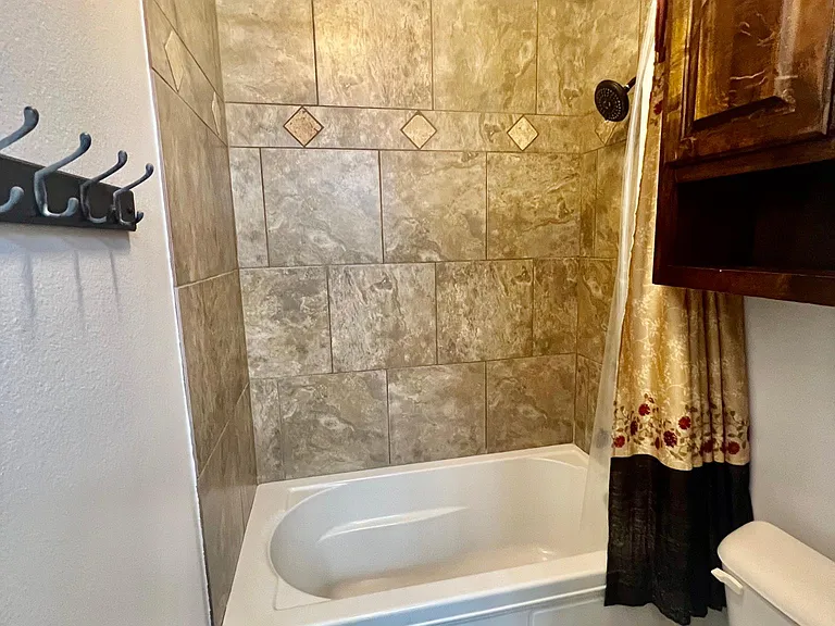 7114 Presidents Dr — Photo 15