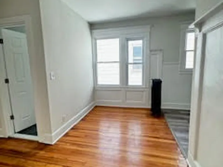 267 Humphrey St — Photo 3