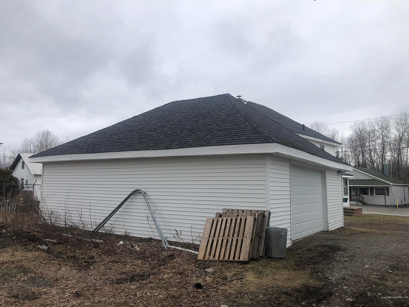 c. 1950 Fixer Upper For Sale in Howland, ME. 65K Sold Old Houses