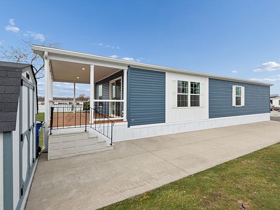 Exterior Image-1-EAGLE RIVER HOMES 125G Pikewood Manor