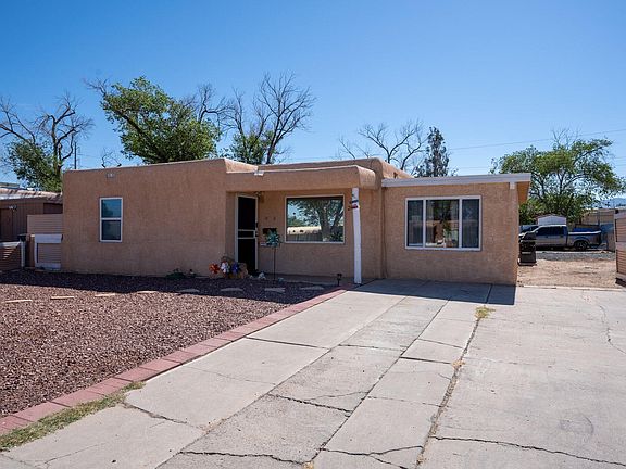 4th image of 2116 Alvarado Dr NE
