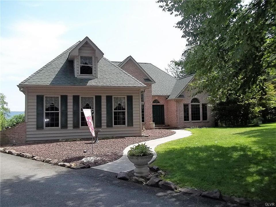 1st image of 150 Whispering Wood Dr