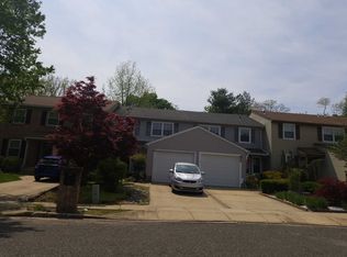 22 Farnwood Rd, Mount Laurel, NJ 08054
