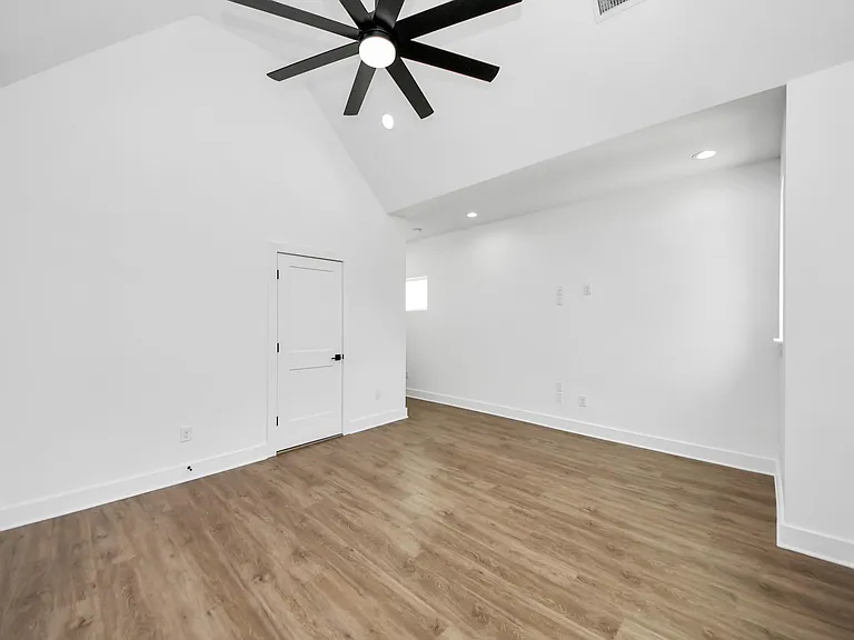 5029 Broom St #B — Photo 8