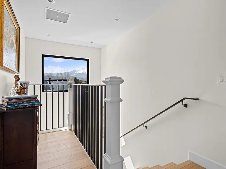 110 Bowles Dr — Photo 13