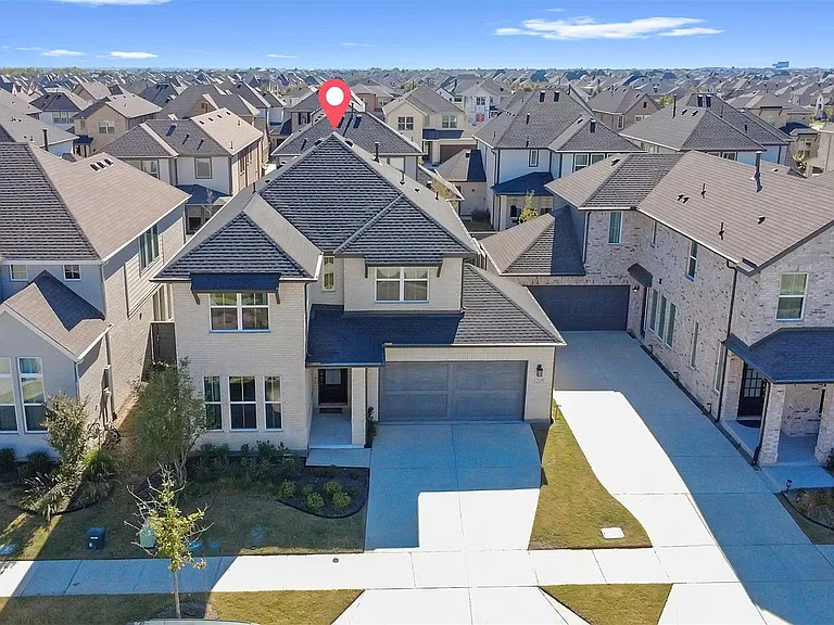 1220 Lady Mantle Way — Photo 3