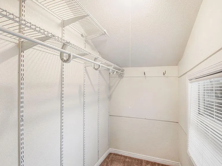 4025 Euclid Ave — Photo 14