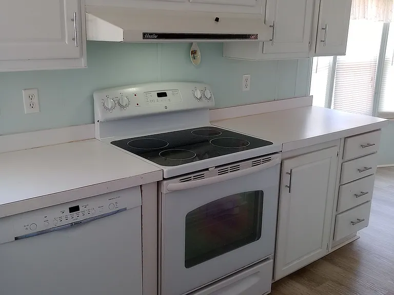 1001 Starkey Rd — Photo 4