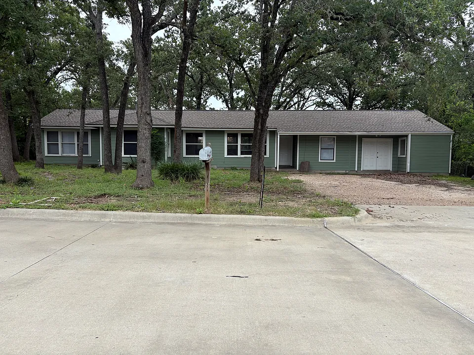 210 Fairway Dr