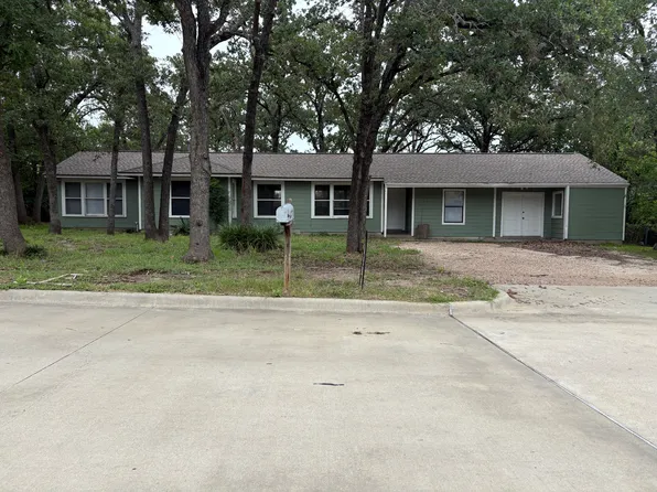 210 Fairway Dr, Bryan, TX 77801