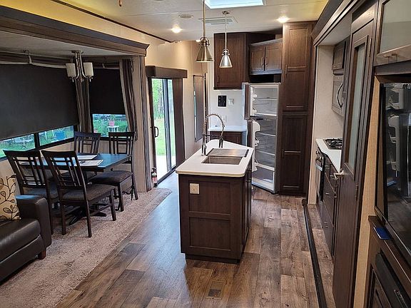 3rd image of 42 Holiday Blvd #42