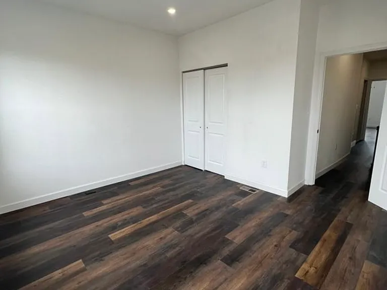 614 N Ellwood Ave — Photo 6