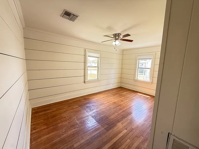 602 Hoover St — Photo 4