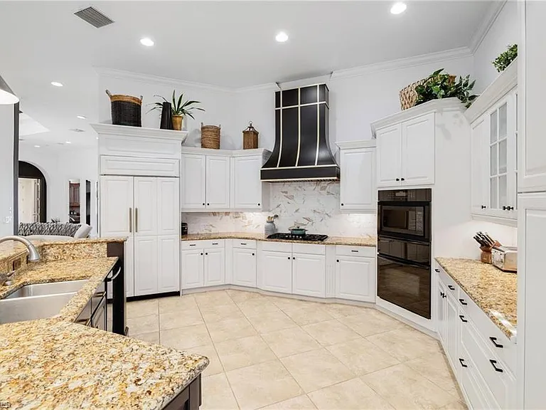 18580 Verona Lago Dr — Photo 11