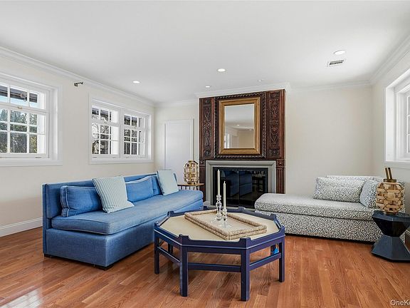 3rd image of 74 Peacock Ln