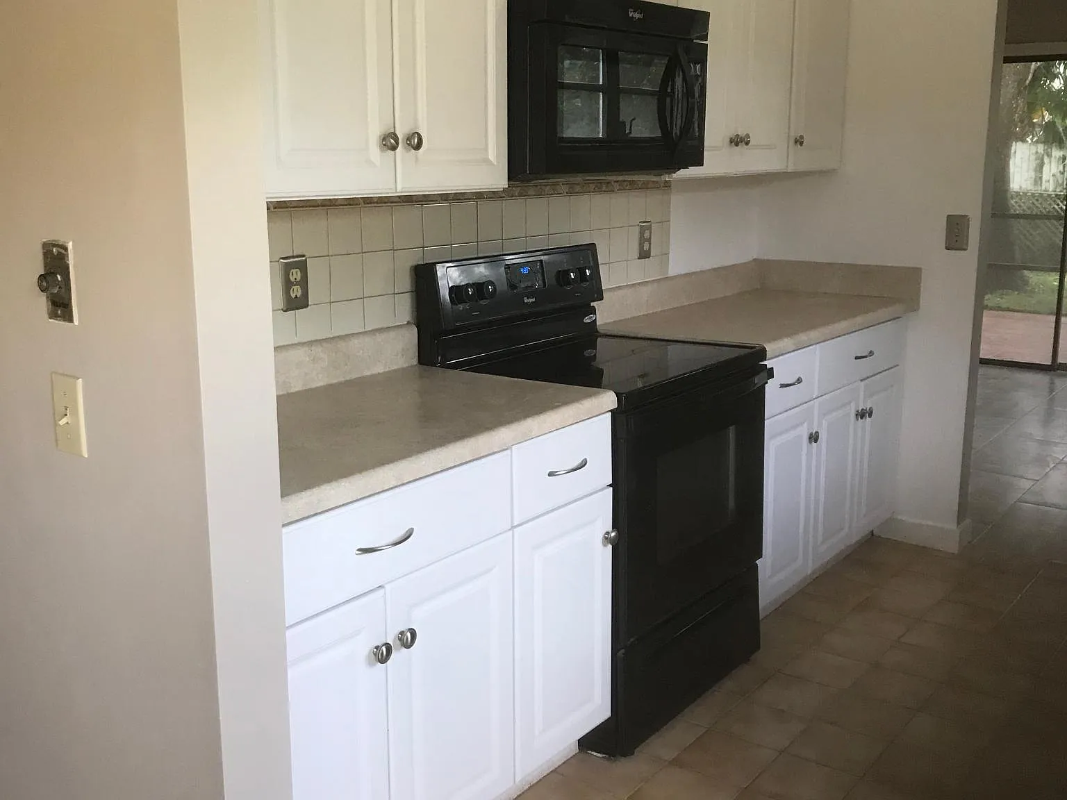 3 bed, 2066 sqft, $2,600 — Photo 2