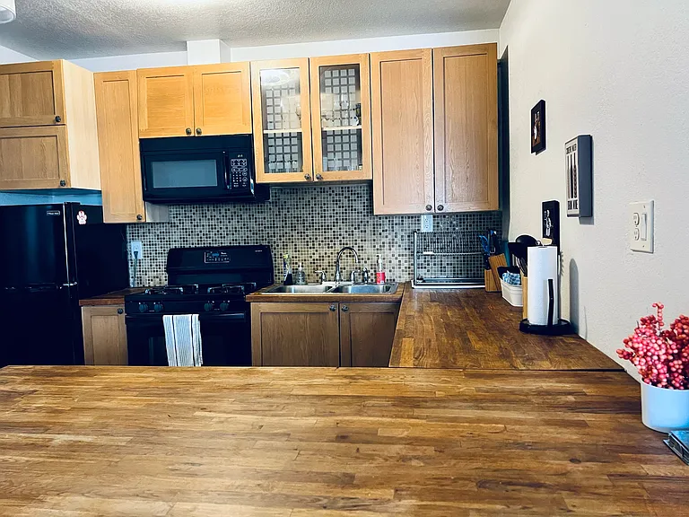 1910 Blodgett St #2B — Photo 9