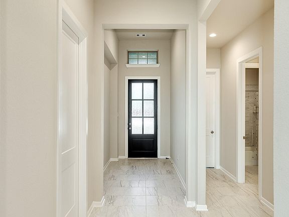 3rd image of 10115 Maclaren Dr