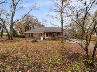 9724 Neal Rd, Cedarville, AR 72932