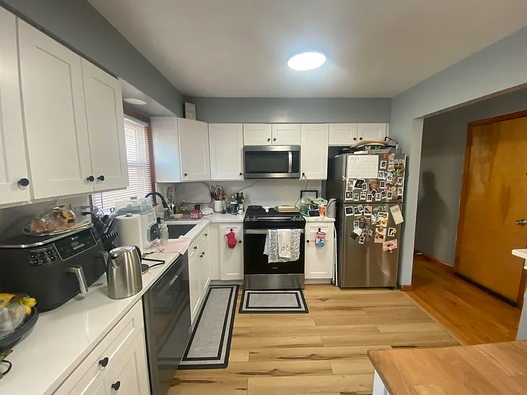 160 W 18th St #2 — Photo 3