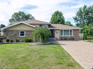 8754 W 98th Pl, Palos Hills, IL