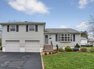 46 Garden Oval, Springfield, NJ 07081