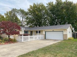 401 Crescent Dr, Mattoon, IL 61938