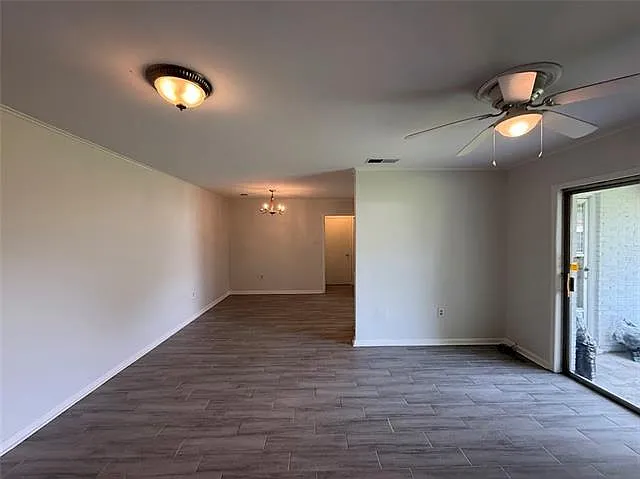 420 E William David Pkwy — Photo 9