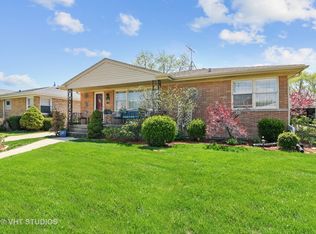 7035 W Cleveland St, Niles, IL 60714