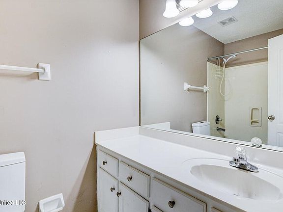 2nd image of 6425 Saddle Trail Dr