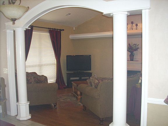 Beautiful archway from foyer into living room