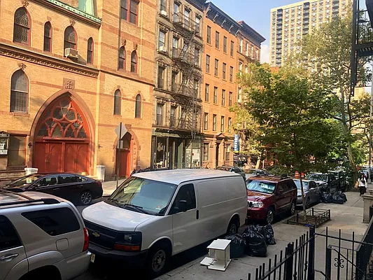 Rented by Urban Real Estate Inc | media 14