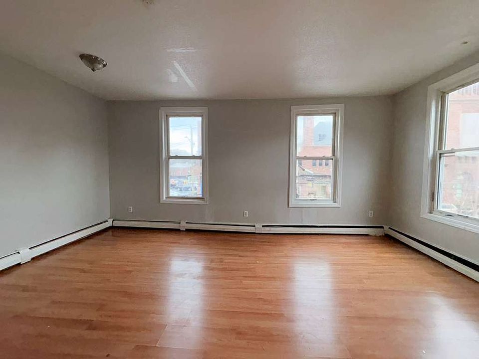 1st image of 170 Sherman Ave #22