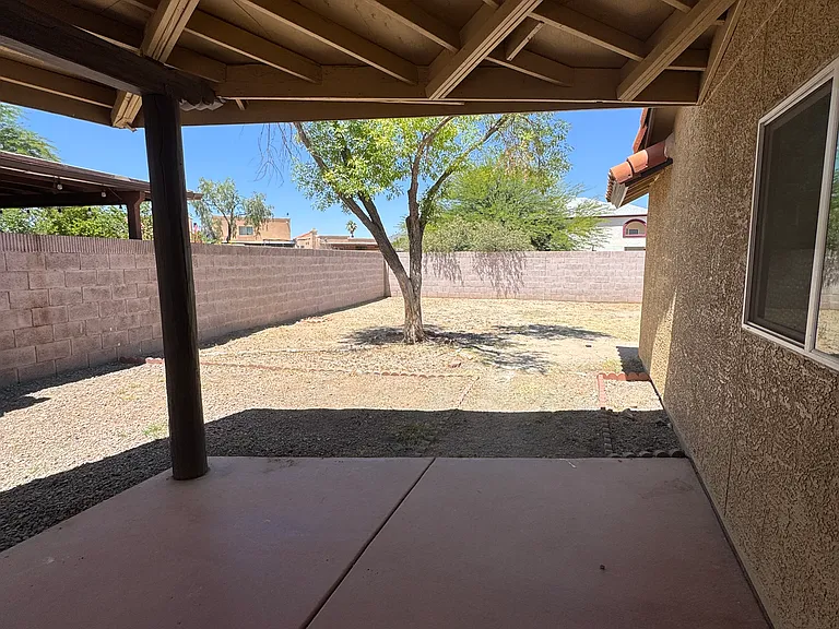 7800 S Kilcormac Ln — Photo 16