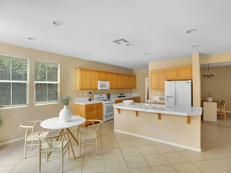 5180 Bluegrass Way — Photo 9