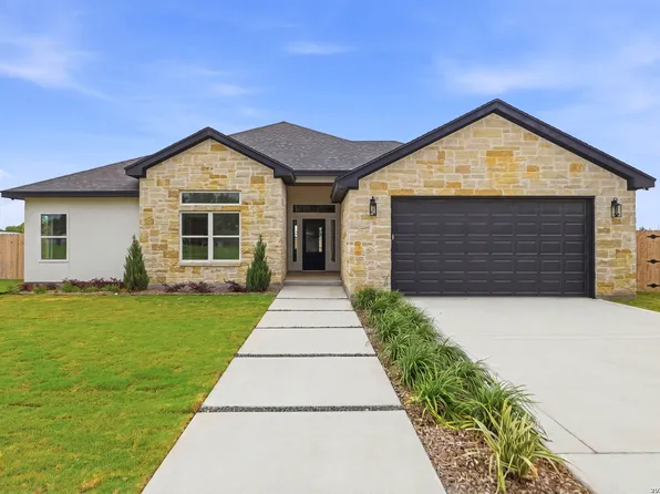 705 34th Street, Hondo, TX 78861