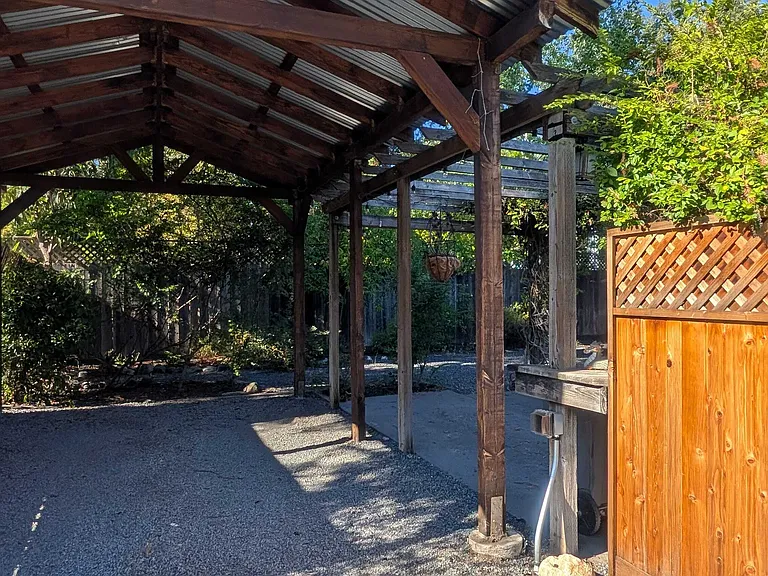 405 N Cloverdale Blvd — Photo 28