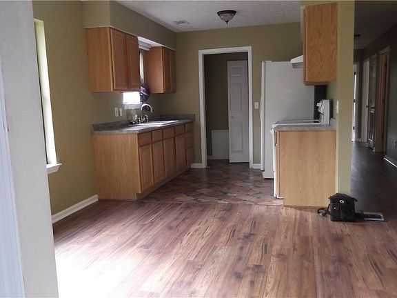4th image of 85 Lee Road 875 S
