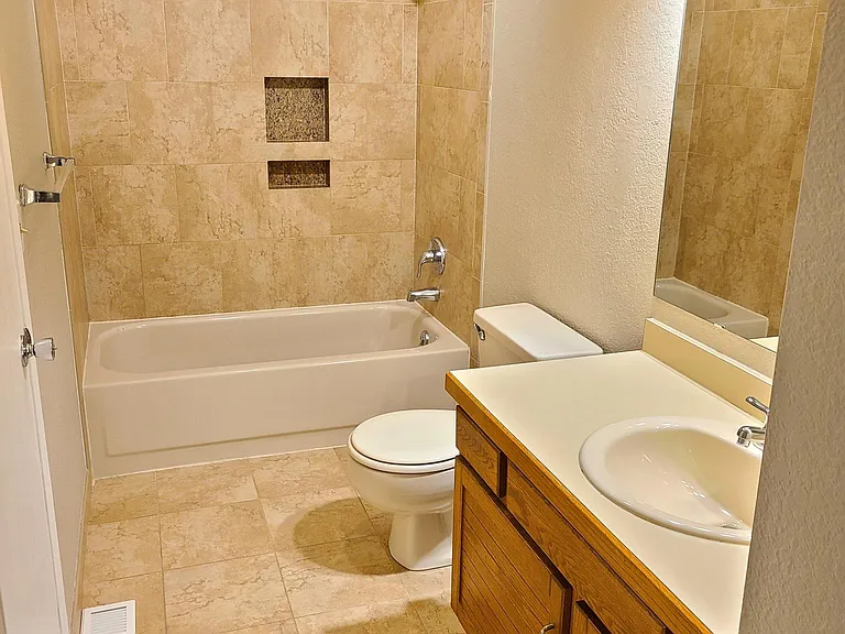 8260 Miller Ct — Photo 11