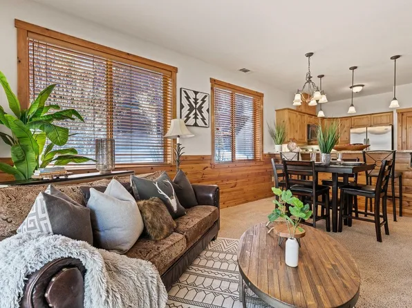 10903 Cinnabar Way APT 3, Truckee, CA 96161
