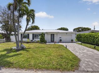 326 Alhambra Pl, West Palm Beach, FL 33405