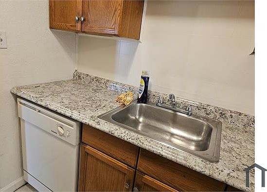 1st image of 1720 Ross Cir APT 1