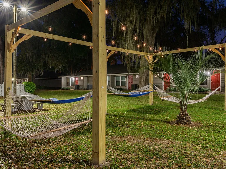 The Hammocks on 20th — Photo 36