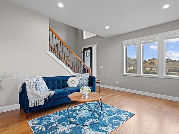 2nd image of 5010 Pinehurst Dr