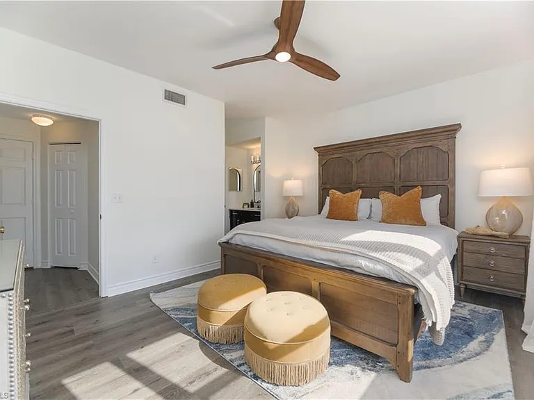 992 Woodshire Ln #D103 — Photo 5