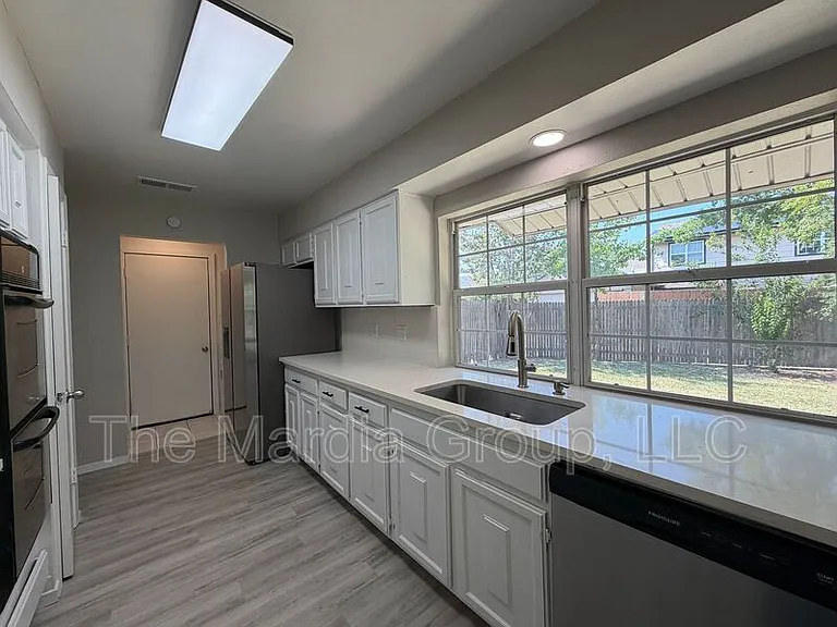 3609 Westview Ln — Photo 6